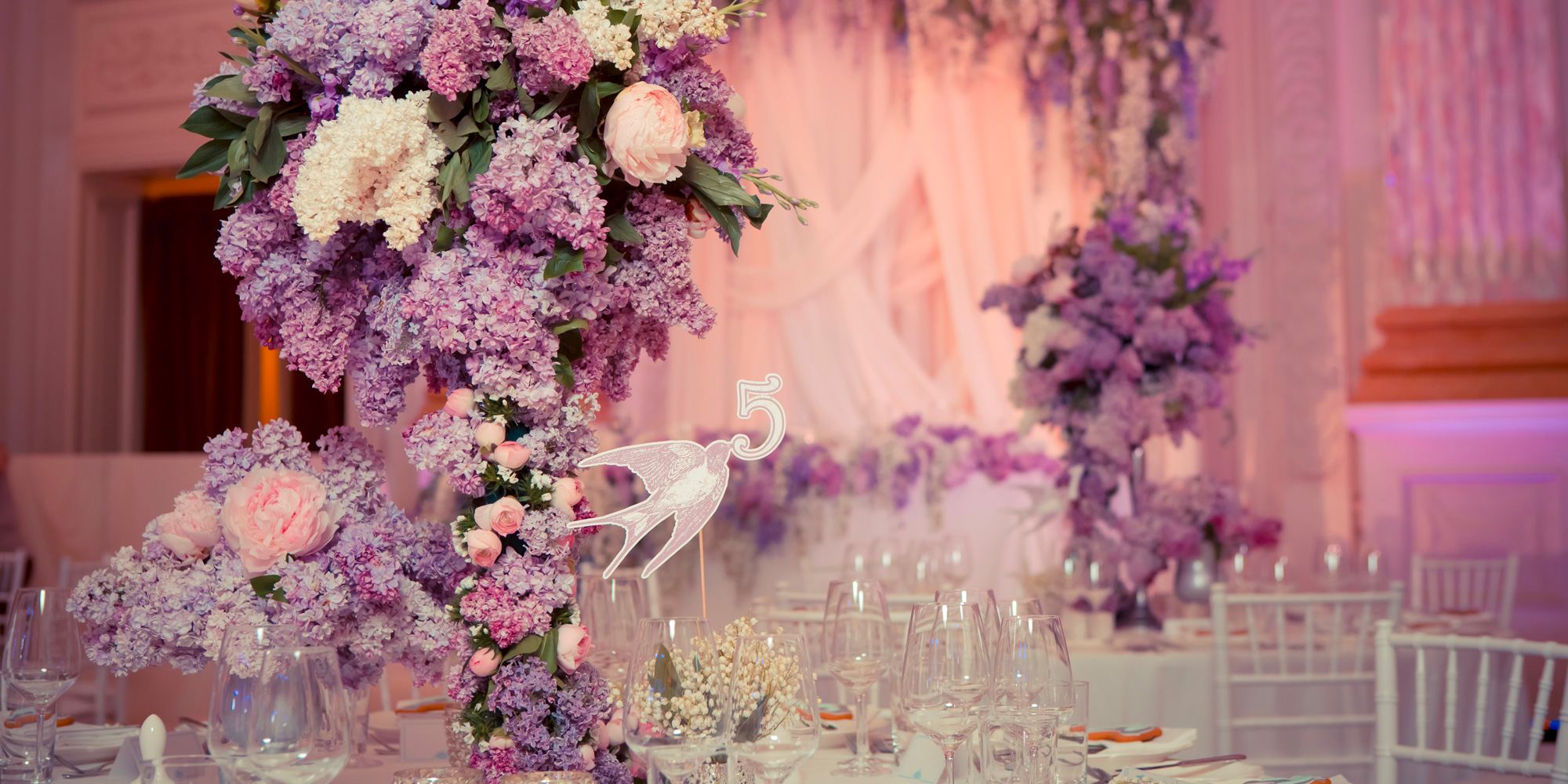 décoration de table violet et mauve